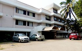 Hotel Highway Garden